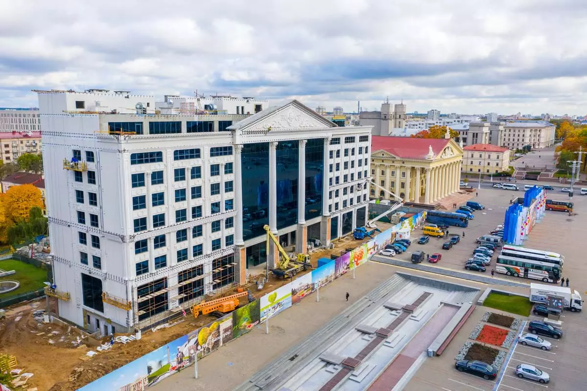 Многофункциональный комплекс "БК КАПИТАЛ ЦЕНТР" на площади Октябрьской